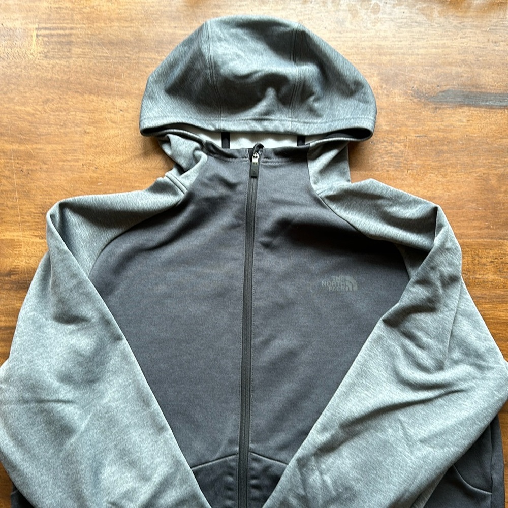 Men’s North Face lightweight jacket